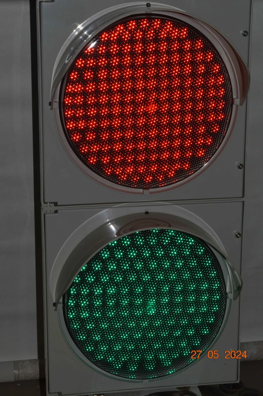 LED Traffic Signal Light T8.1 - Dual Section (Red/Green)