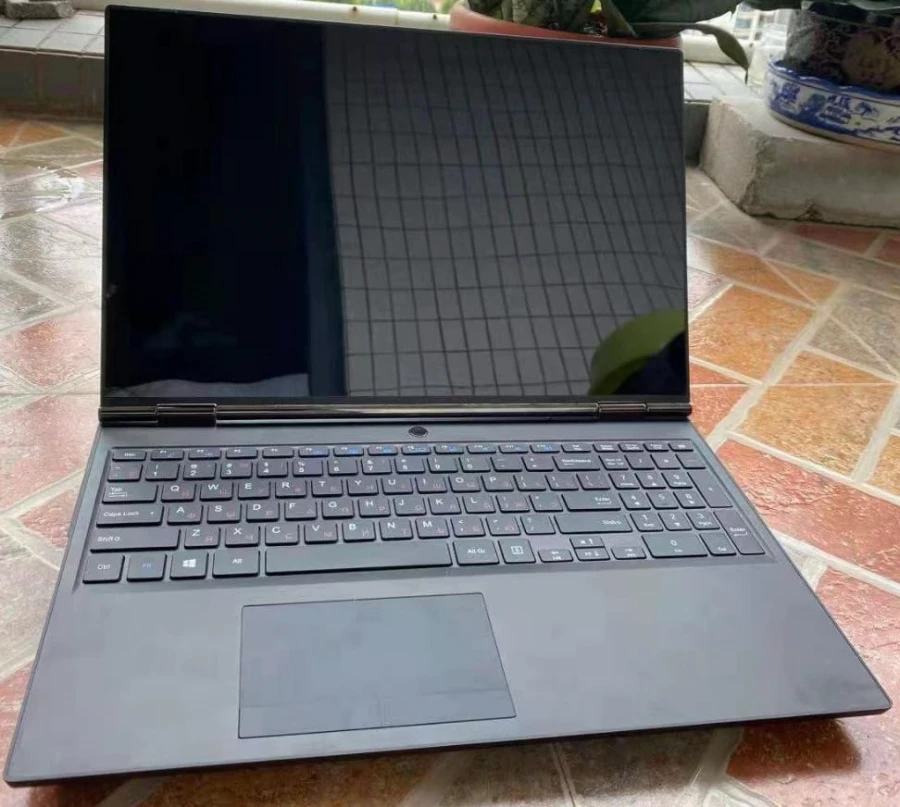 الكمبيوتر المحمول الشخصي iRU أونيكس 15Y