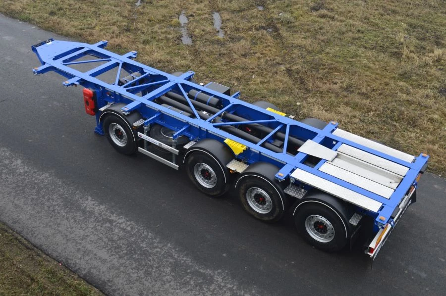 نصف مقطورة حاملة حاويات بأربع محاور CSA-544