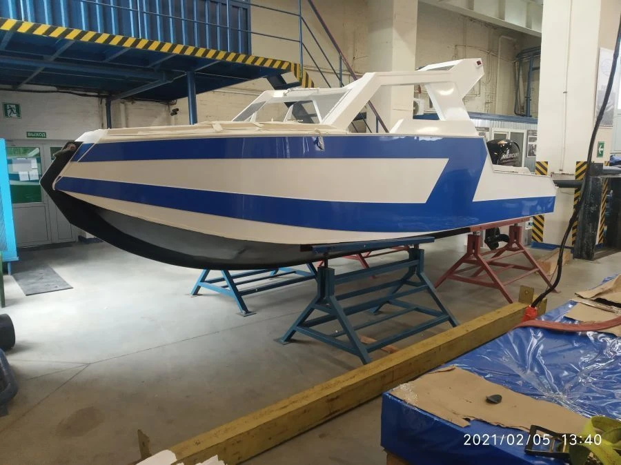 قارب محرك متعدد الاستخدامات "RIF-64" برات