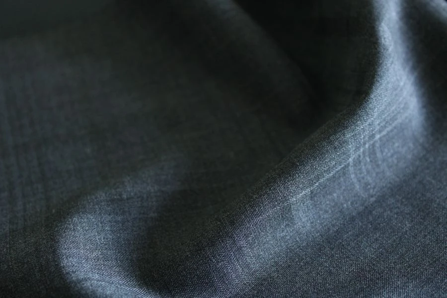 Half-Wool Suiting Fabric, Article 18s186sAR-DY, Color 11-5