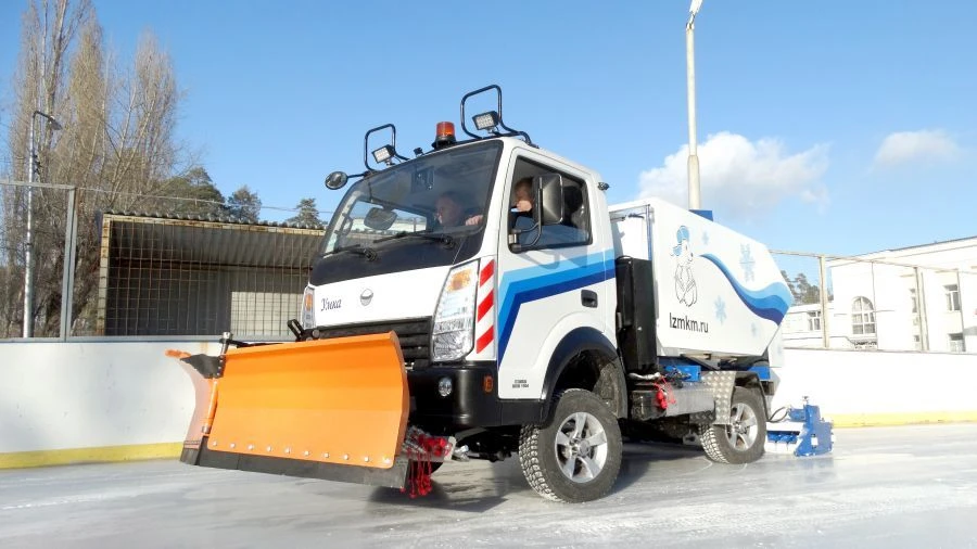 آلة تجديد الجليد متعددة الوظائف MKM-1904-18 "أومكا" مع ملحقات