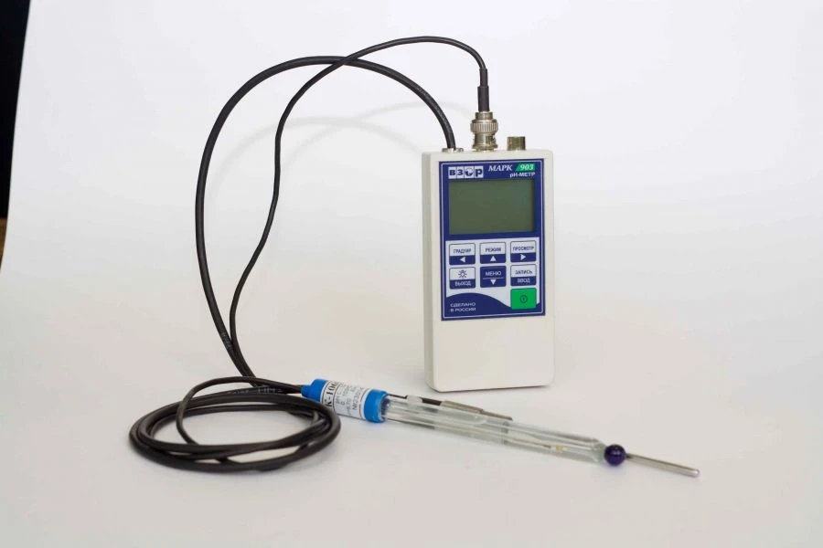 Portable pH Meter with Graphic Display and USB Interface - MARK-903