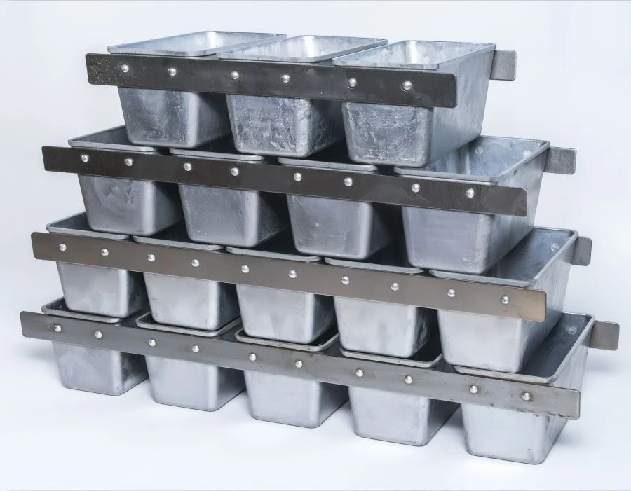 قوالب الخبز المصنوعة من الحديد الزهر - قسم L10 (500غ)