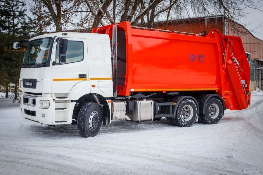 Rear-Loading Garbage Truck KO-427-81 on KAMAZ-65207-S5 Chassis