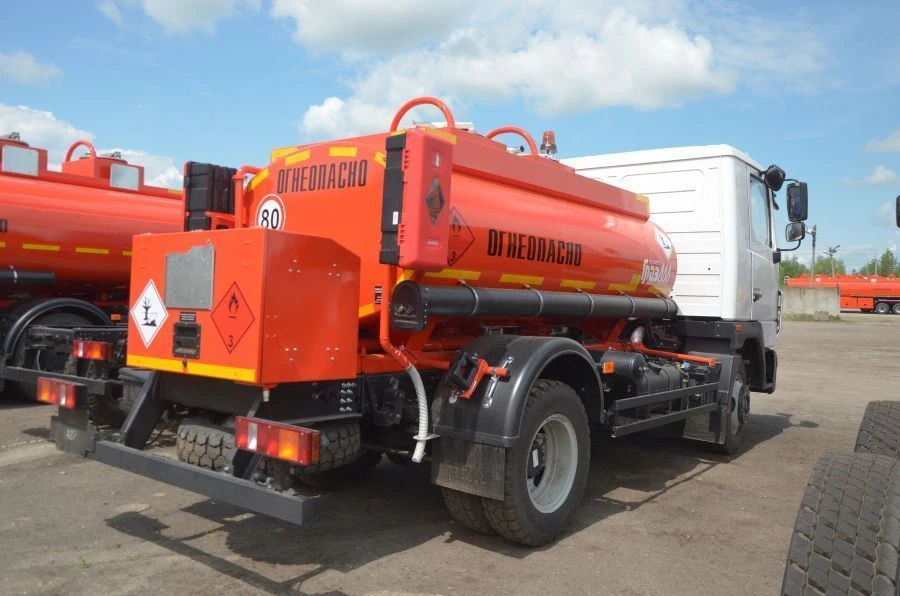 GRM5 Fuel Tanker for Transporting Oil and Petroleum Products, MAZ 437121