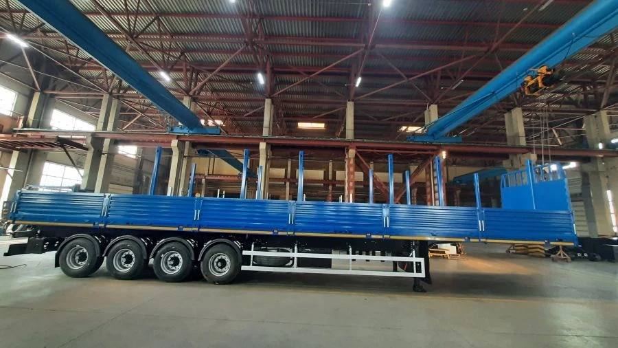 Semi-Trailer 98132B for Heavy Equipment Transport