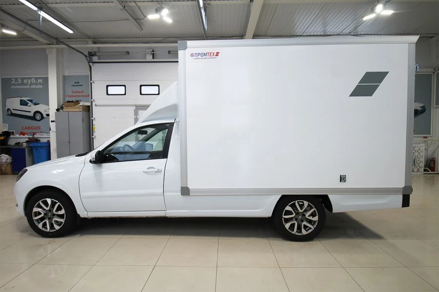 شاحنة GRNTSH مع هيكل فان لنقل البضائع العامة