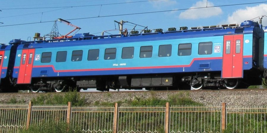 EP3D Class 3 Motor Car Model 62-384 for Commuter Transport