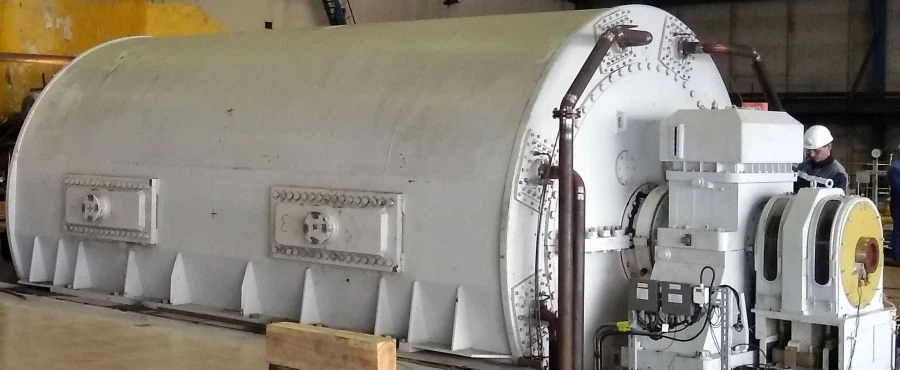 مولد توربيني من نوع ТВФ-220-2 بتبريد بالهيدروجين 220 ميغاوات