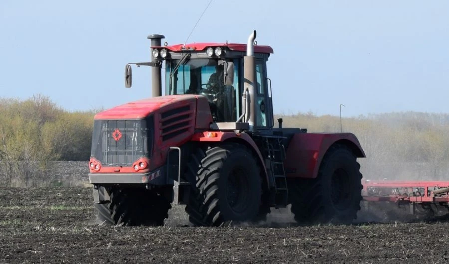 تراكتور كيروفيتس K-744R1 "ستاندارد" بمحرك يامز-238ND5