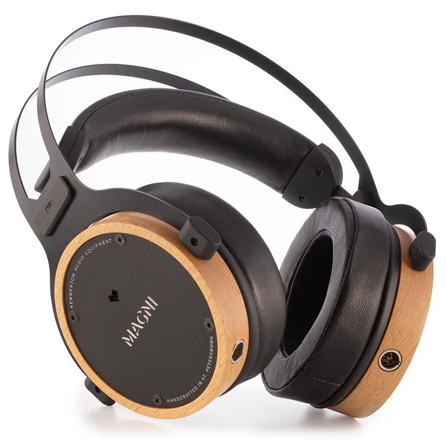 Professional Over-Ear Studio Headphones Kenerton Magni