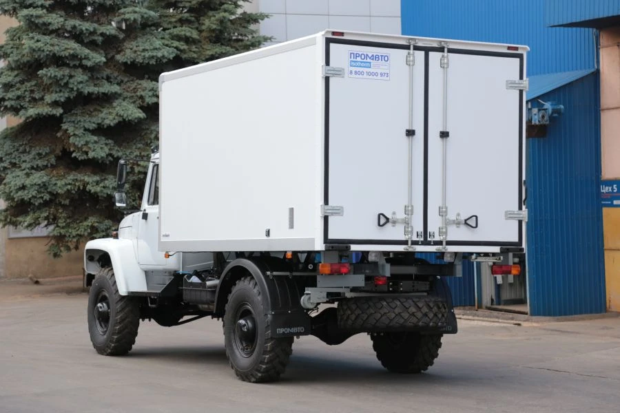 سيارة نقل بضائع 4795AA تعتمد على شاسيه غاز 33086، 33088