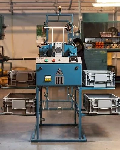 آلة إعادة لف الخيوط شبه الأوتوماتيكية SPN 2-4