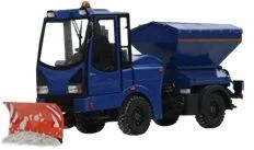 آلة التنظيف الشاملة UKM-2500 لصيانة المدينة على مدار السنة