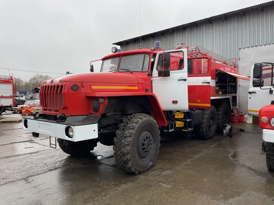 مركبة إطفاء رغوة APT 7.5-?0 (4320) النموذج 4344-02