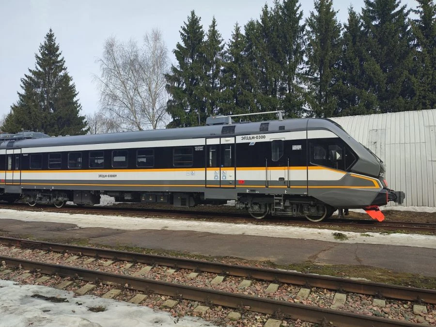 Passenger Electric Train Head Coach EP2DM Model 62-379