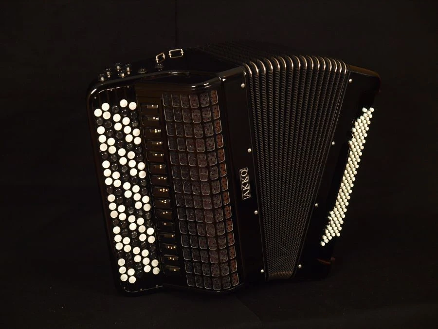 Akkordeon "Quinta" 5-Voice 5-Row Accordion