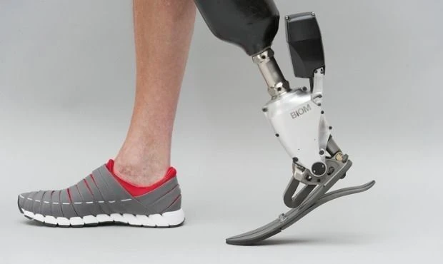 Modular Lower Leg Prosthesis with Microprocessor-Controlled Foot Module