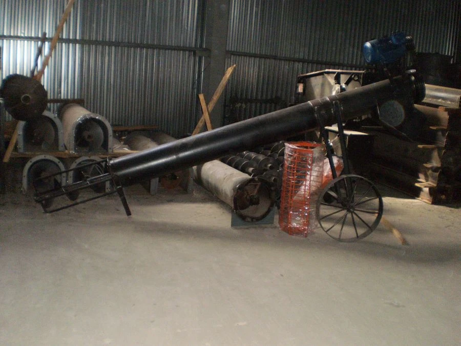 Screw Dischargers URX, UKV for Efficient Material Handling