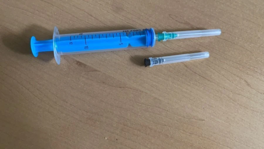 حقنة حقن أحادية الاستخدام ثلاثية الأجزاء مع إبر، نوع لوير 10A