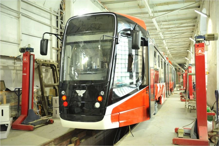Three-section Low-Floor Tram Car Model 71-638-02