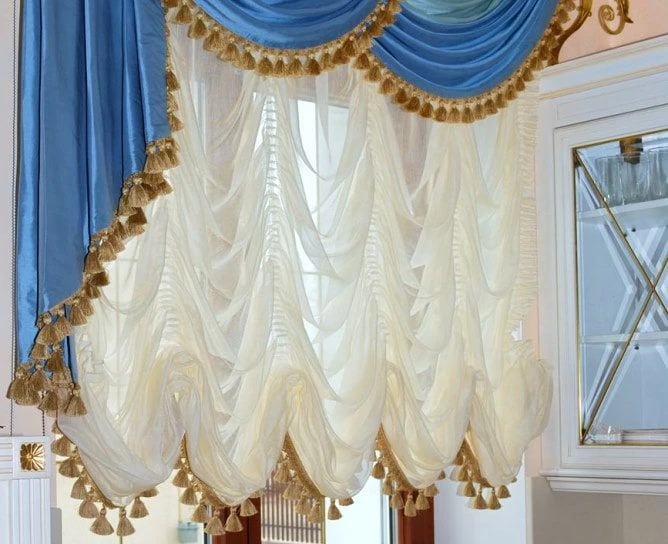 Arc-shaped French Curtain - Article 00036