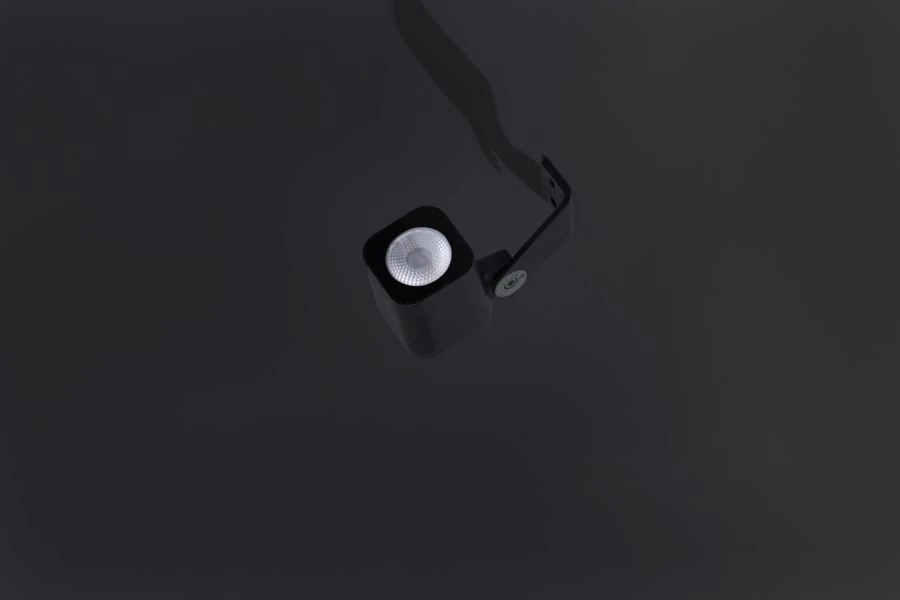 Compact LED Spotlight for Accent and Ambient Lighting SPOT 5.Wh