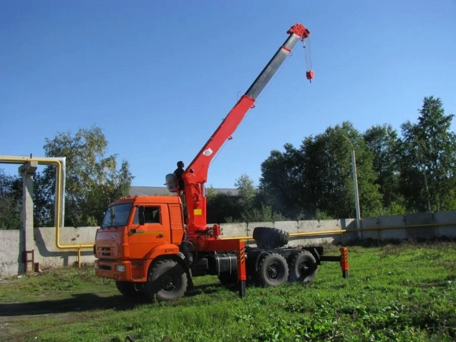 Truck Tractor with Crane Manipulator 6377V6-10 on Kamaz Chassis 43118-A5, 43118-50, 43118-RR, 43118-RS