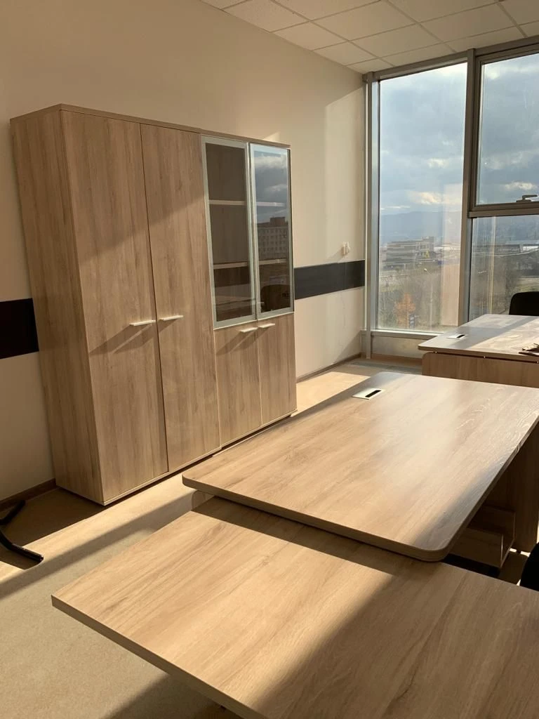 خزانة خشبية للوثائق