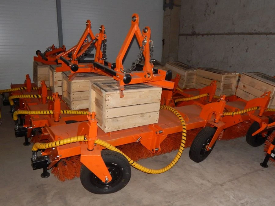 فرشاة أمامية دوارة لصيانة الطرق، نموذج ЩФ-2.5