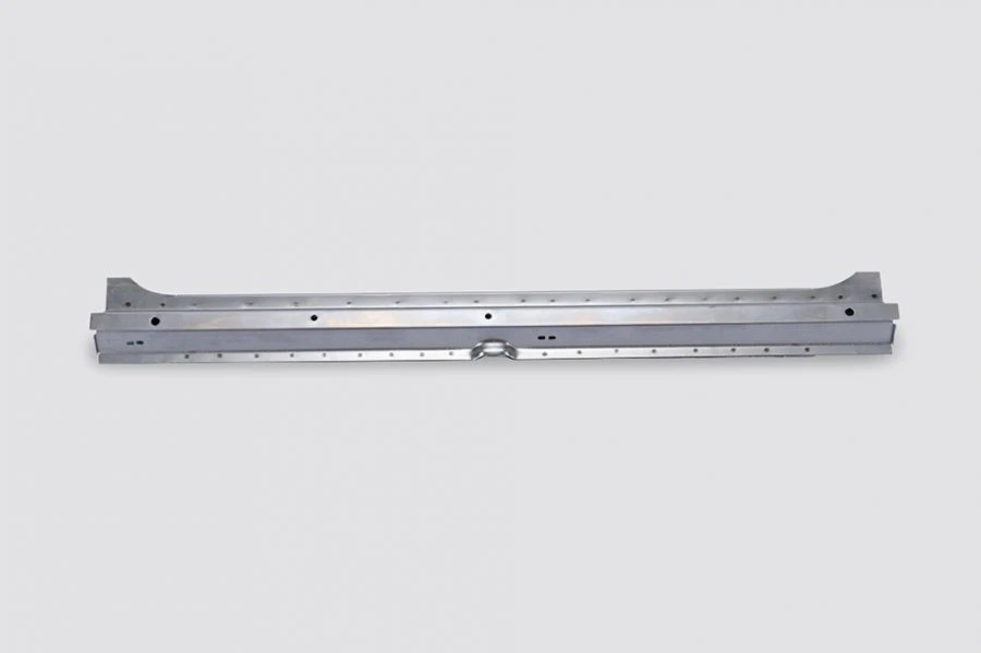 Right Lower Side Frame Rail 045110540118000