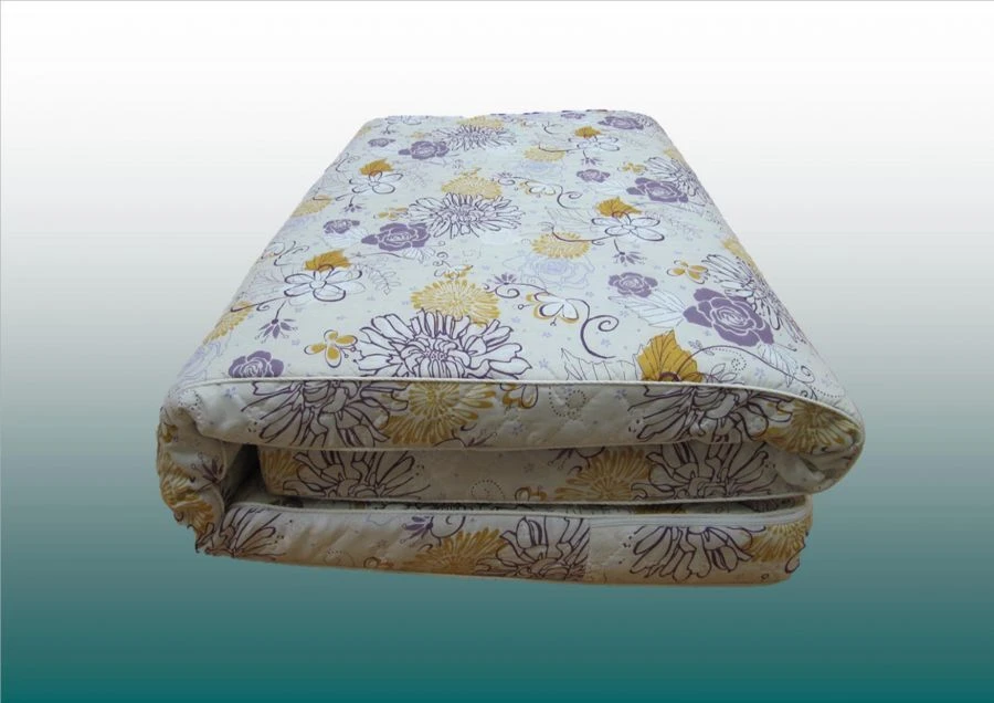 مرتبة بدون نوابض بملء من الرغوة البولي يوريثانية