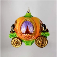 زينة شجرة عيد الميلاد من الزجاج المصنوع يدويًا "عربة