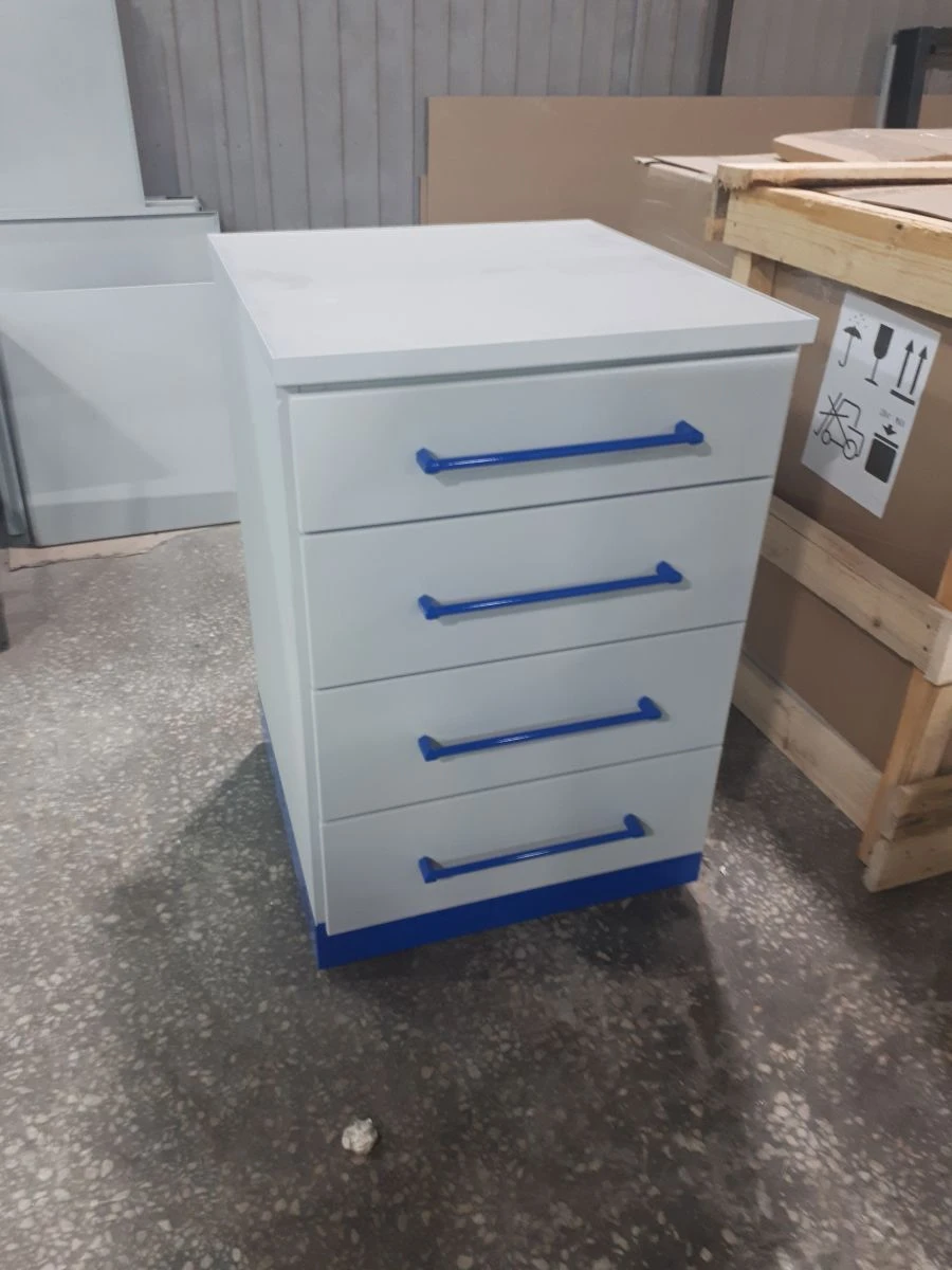 طاولة عمل مختبرية من سلسلة "دلتا