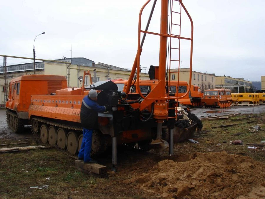 Snow and Marsh Track Vehicle TTM 4902BK