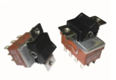 Three-Phase and Four-Phase Toggle Switch for Electrical Circuits - PKl510
