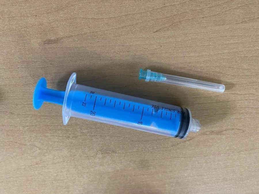 Sterile Single-Use Three-Part Injection Syringe with Luer Lock, 20A