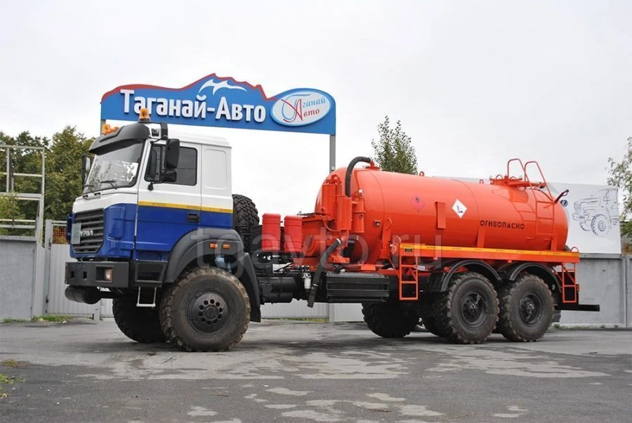 آلة جمع المكثفات النفطية والغازية AKN النوع 56702 تعديل 567524 على هيكل أورال 55571-60، 55571-62، 55571-70