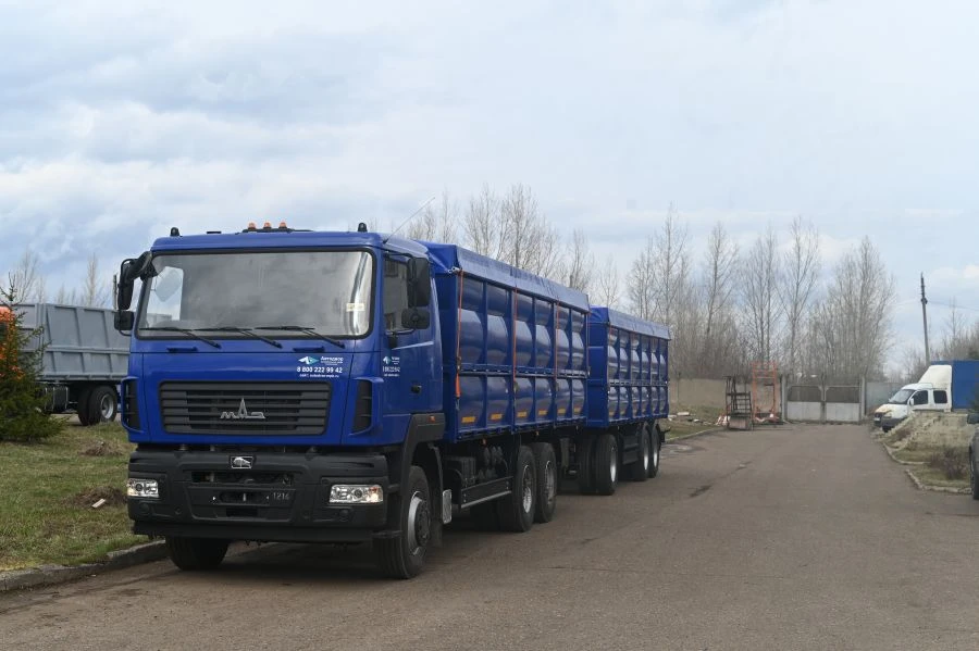 شاحنة نقل الحبوب MDMN331 على هيكل MAZ 631226، 631228، 6312E8