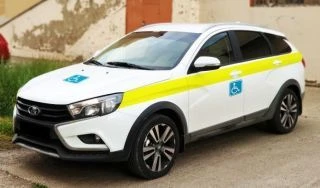 سيارة بنظام التحكم اليدوي المزدوج - طراز LV000J، LVS00J، الفئة M1