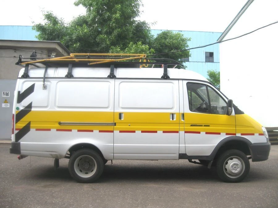 آلة إزالة الجليد في المطارات APM-2 على شاسيه GAZ 2705