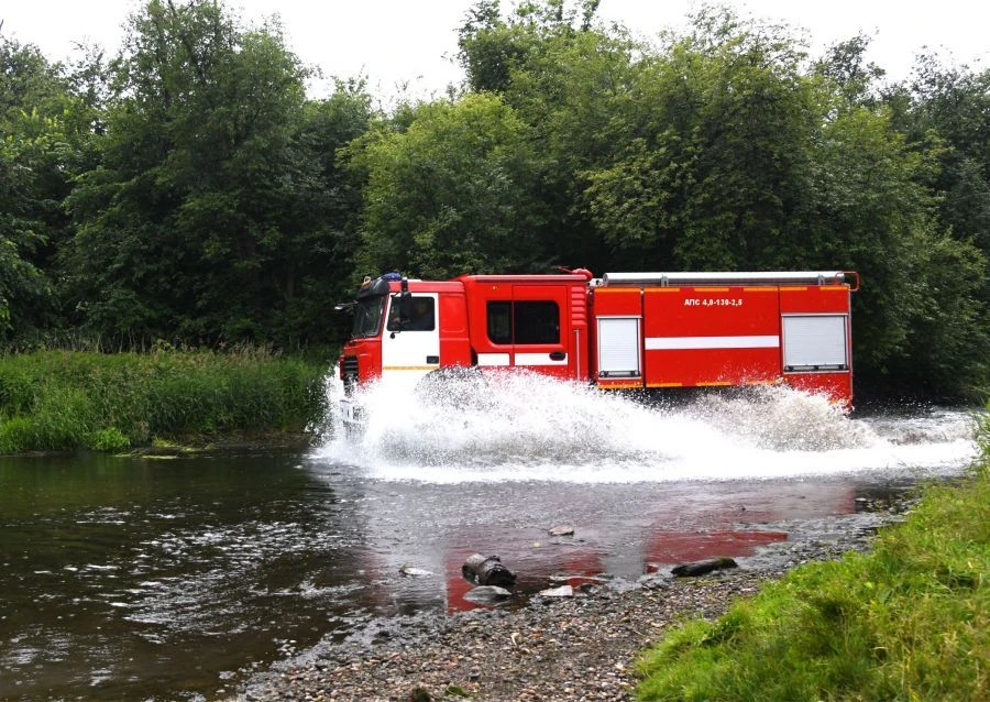 مركبة إطفاء وإنقاذ APS 4.0-130-2.5، النوع 58810، التعديل 58810N على هيكل أورال-63701-1951