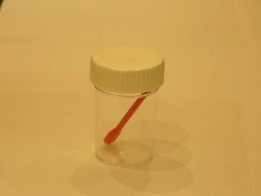 حاوية بوليمرية معقمة للاستخدام مرة واحدة للعينات البيولوجية - كوس 60 مل مع ملعقة