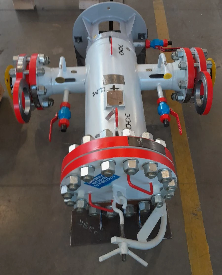 أجهزة فصل وتنظيف الغاز والسائل