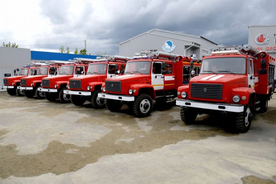 Fire Truck Tanker for Firefighting, Model 58811Y