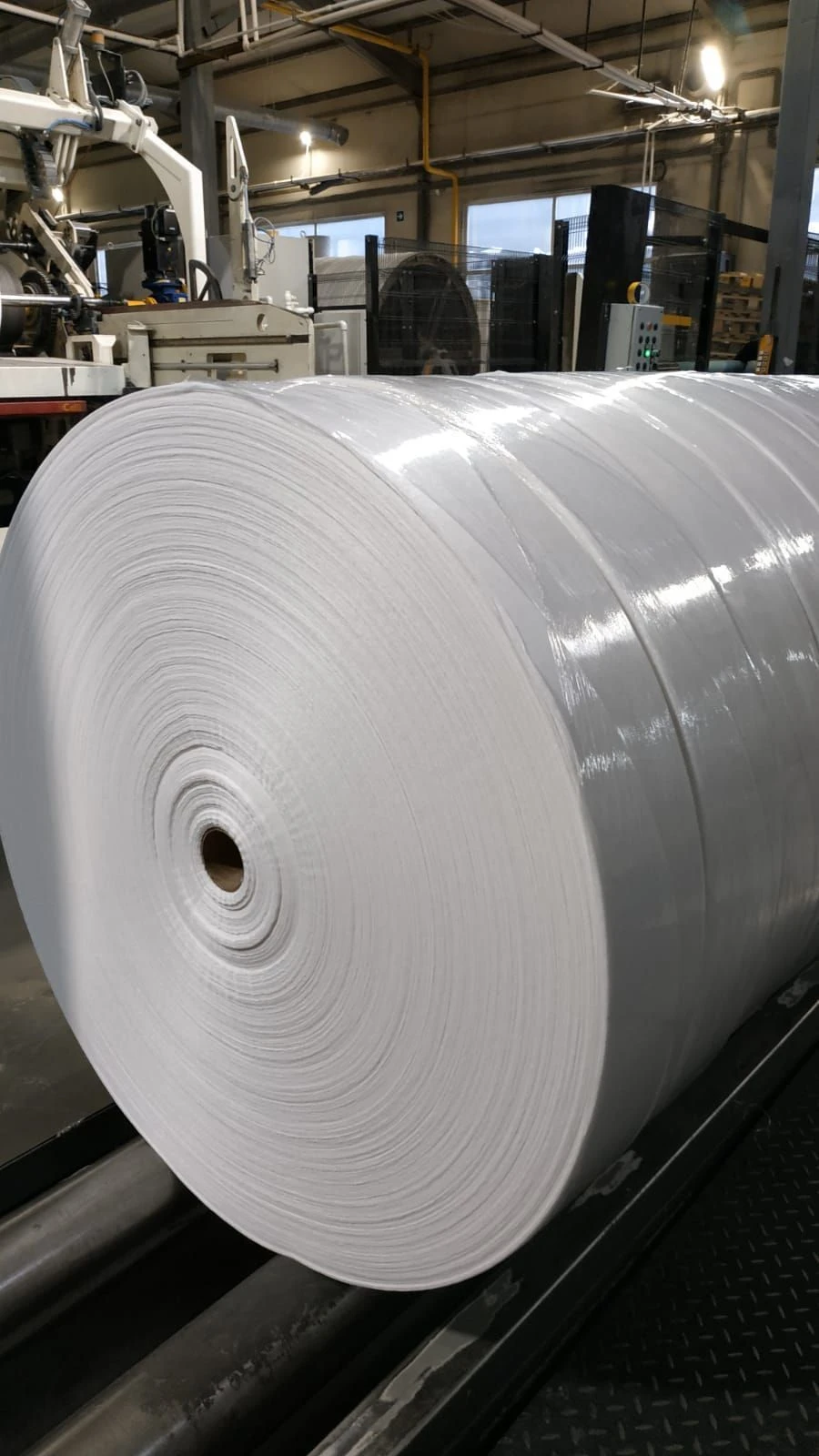 مادة غير منسوجة سبانلايس من ألياف الشوط والبوليستر في لفات من 50 مم إلى 4000 م