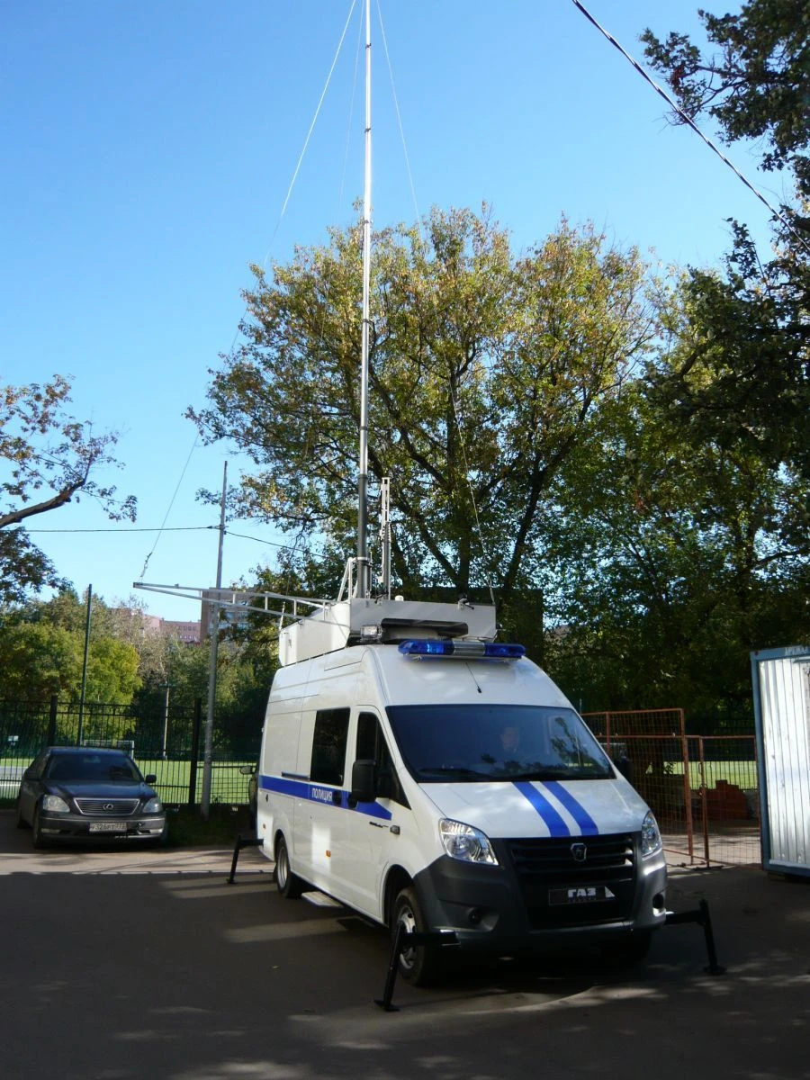 وحدة الاتصال نموذج 5027ف1 على قاعدة فورد ترانزيت