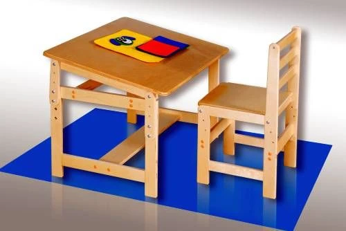 Adjustable Children's Desk and Chair Set 700