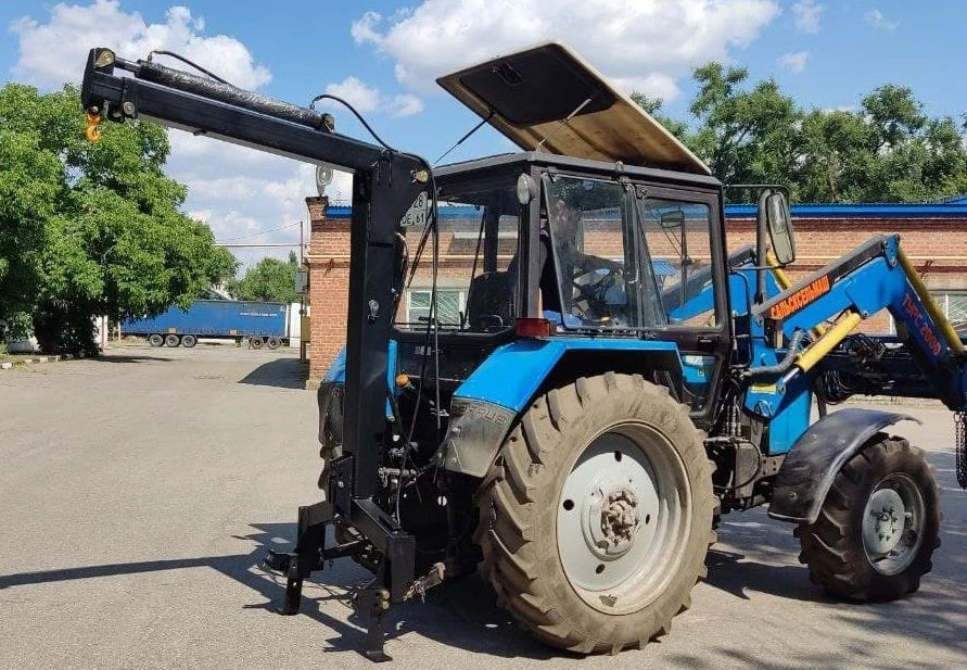 Hydraulic Manipulator for Tractors, Model MGN-1000